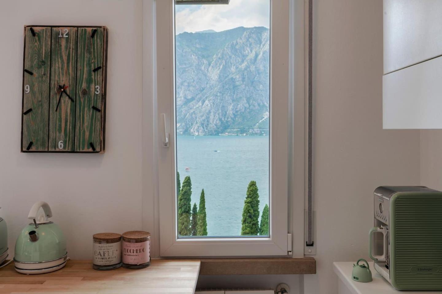 Finestra Sul Lago Malcesine Apt Riva Extérieur photo