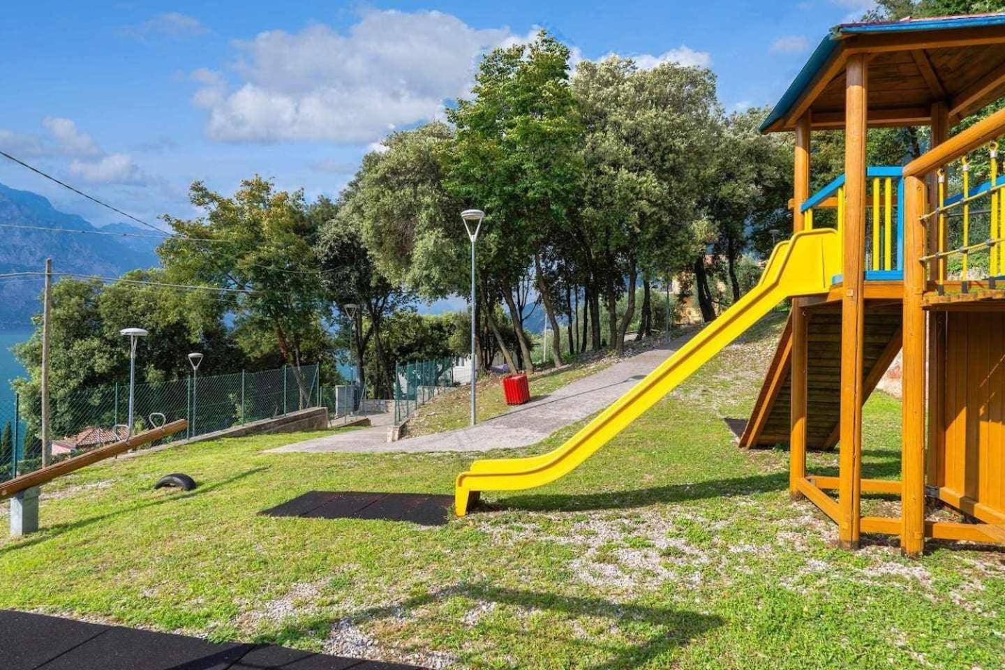 Finestra Sul Lago Malcesine Apt Riva Extérieur photo