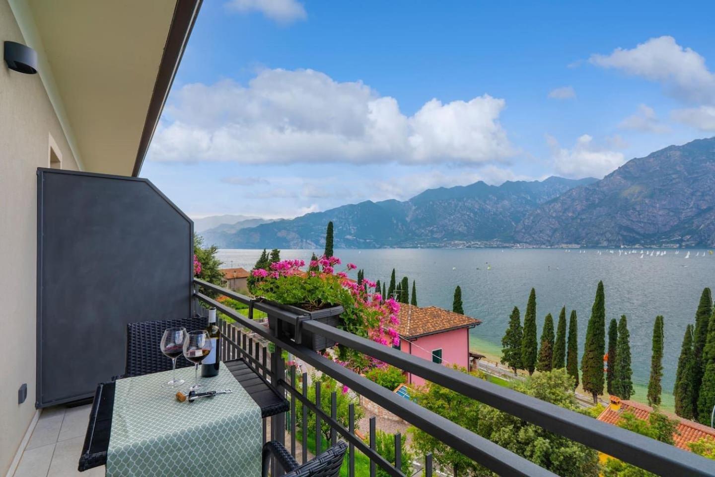 Finestra Sul Lago Malcesine Apt Riva Extérieur photo
